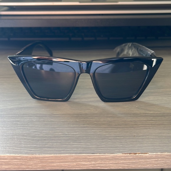 **NWT** Vintage Oversized Cat-eye Style Square Sun Glasses for Women - Picture 6 of 7